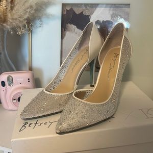Betsey Johnson X David’s Bridal Ivory Crystall Illusion Pumps - Women’s size 8
